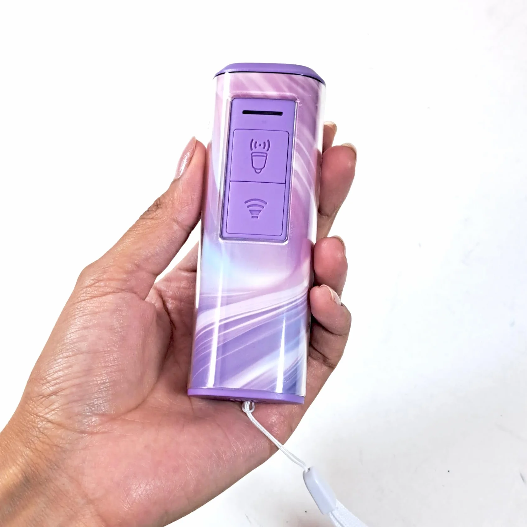 Protección antiagresión y antiabbai portátil eficaz hasta 7 m 2 en 1 – con linterna LED – Apto para todos los tamaños (rosa)