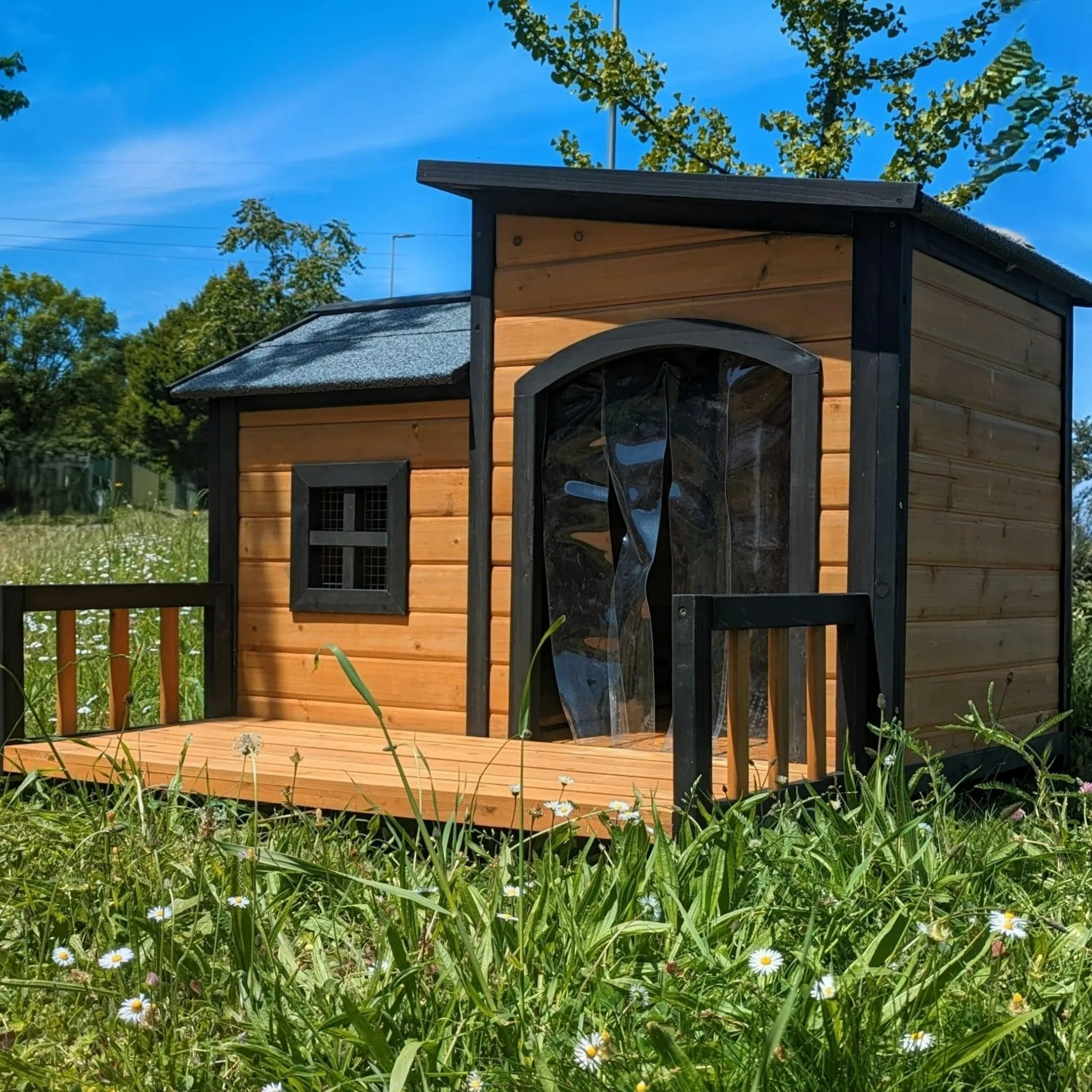 Caseta para perro Border Collie con techo de tejas abatible y terraza Tamaño L